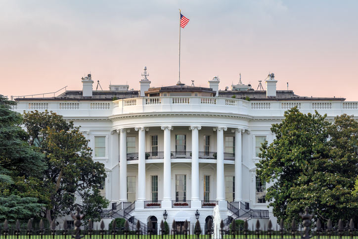 Photo of the White House.