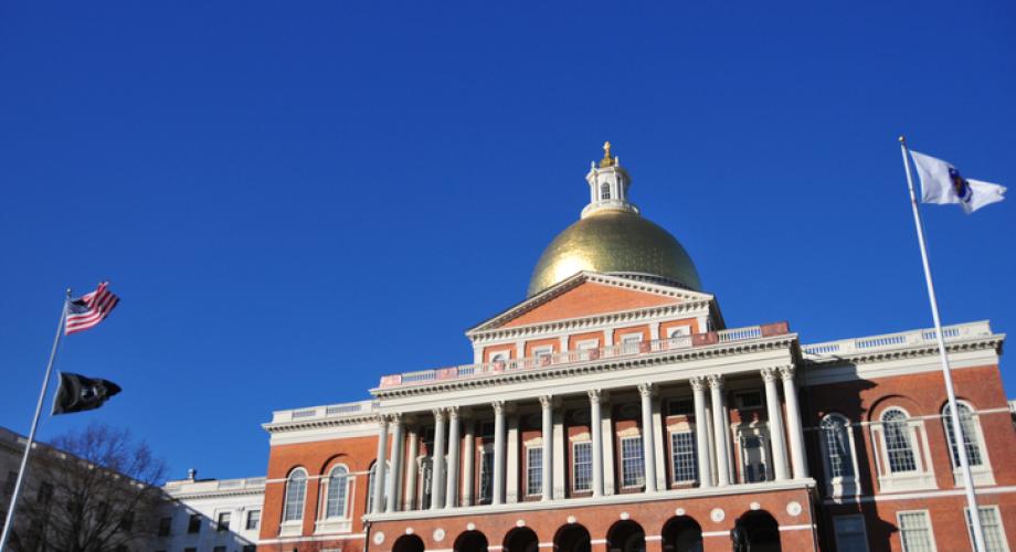Photo of statehouse in Boston.